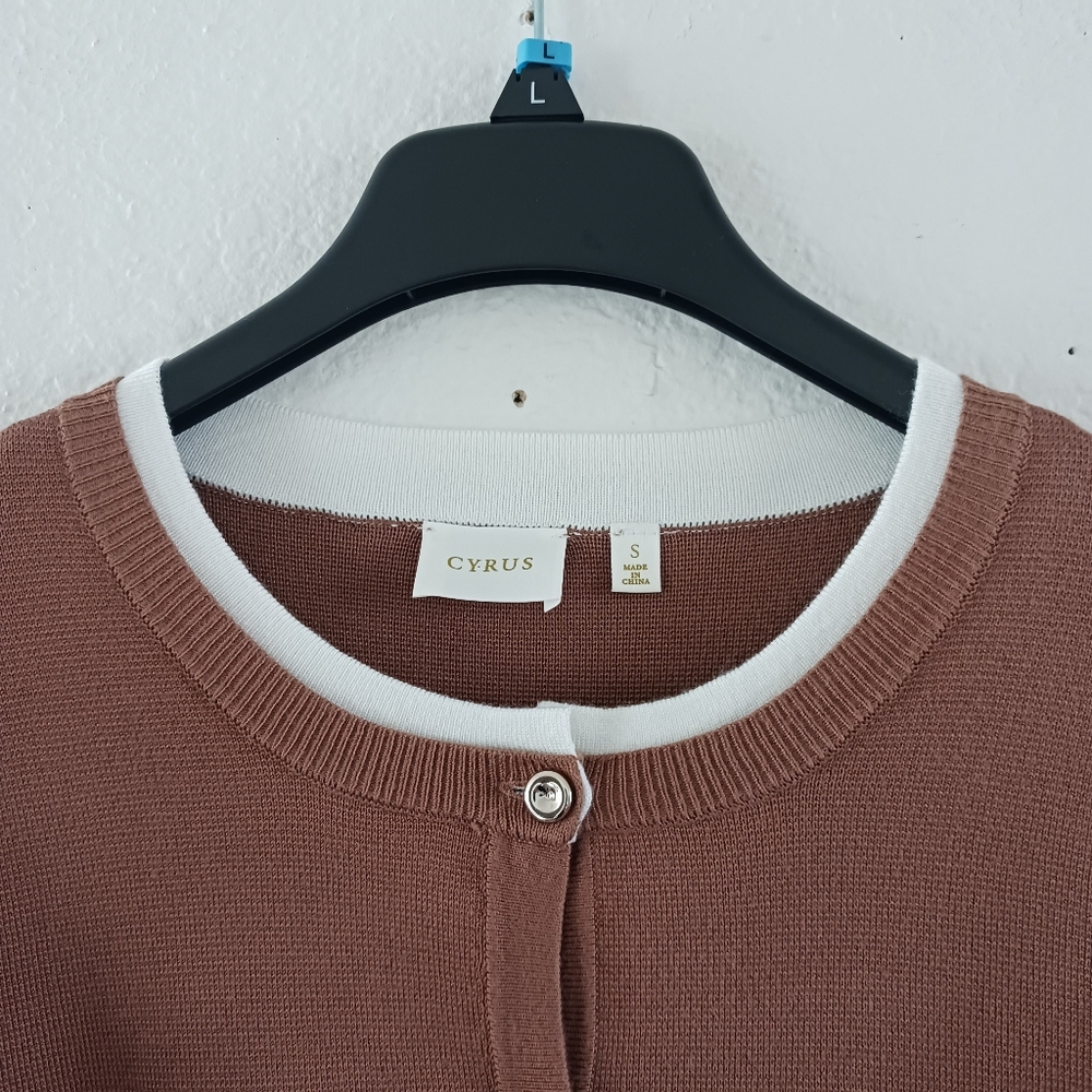 Cyrus Button‎ Front Contrast Cardigan - Picture 8 of 10